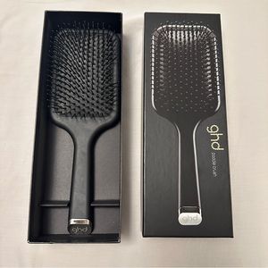GHD Paddle brush with box